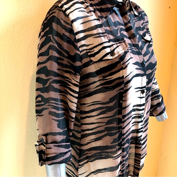 CHICO’S STRIKING TIGER STRIPE BUTTON DOWN SHIRT 6-8 - Picture 12 of 13